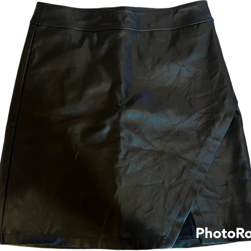 LOFT faux leather skirt / knee length